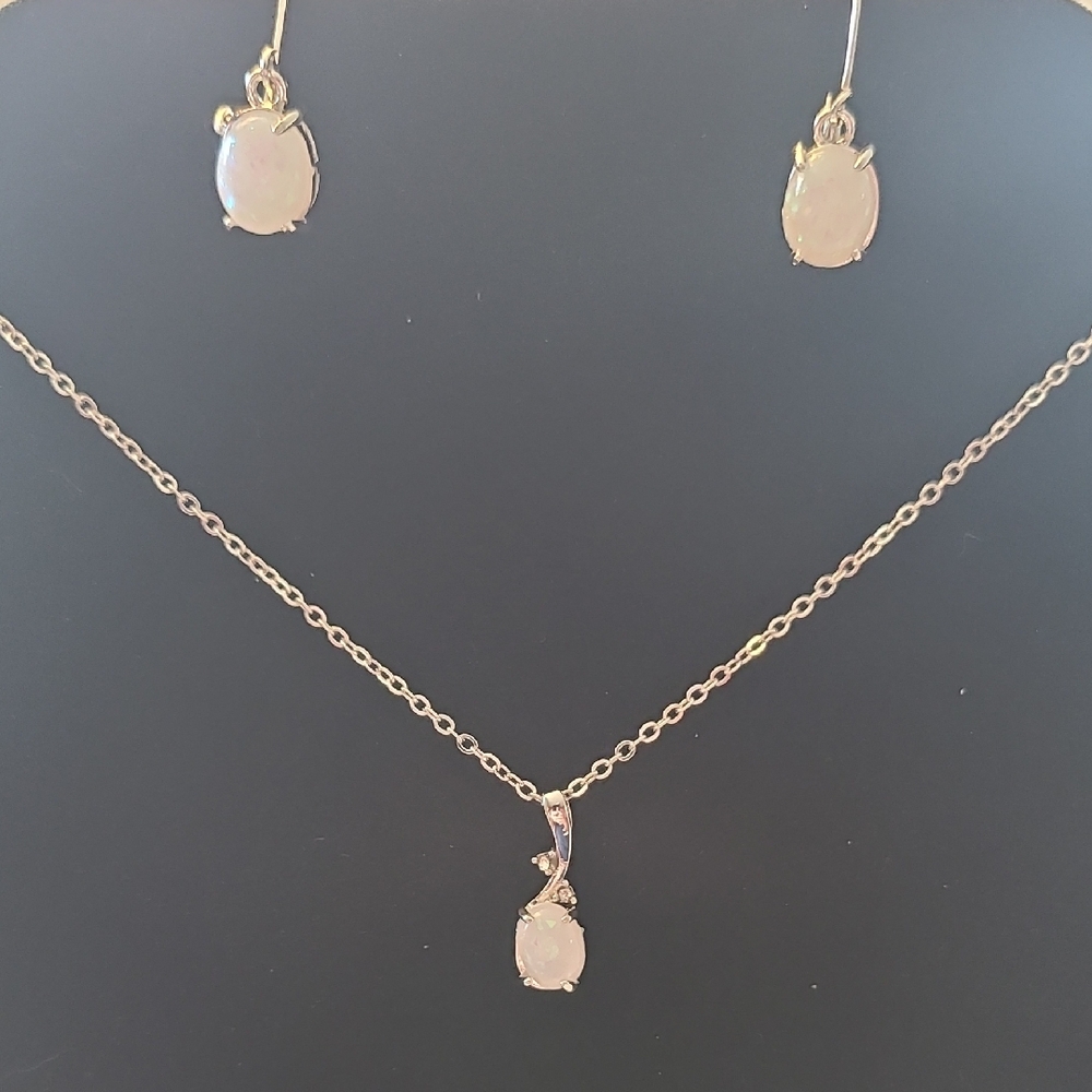 Elegant Silver and White 4 Piece Jewelry Set